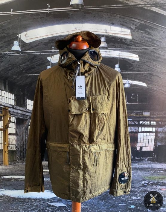 cp company explorer goggle jacket