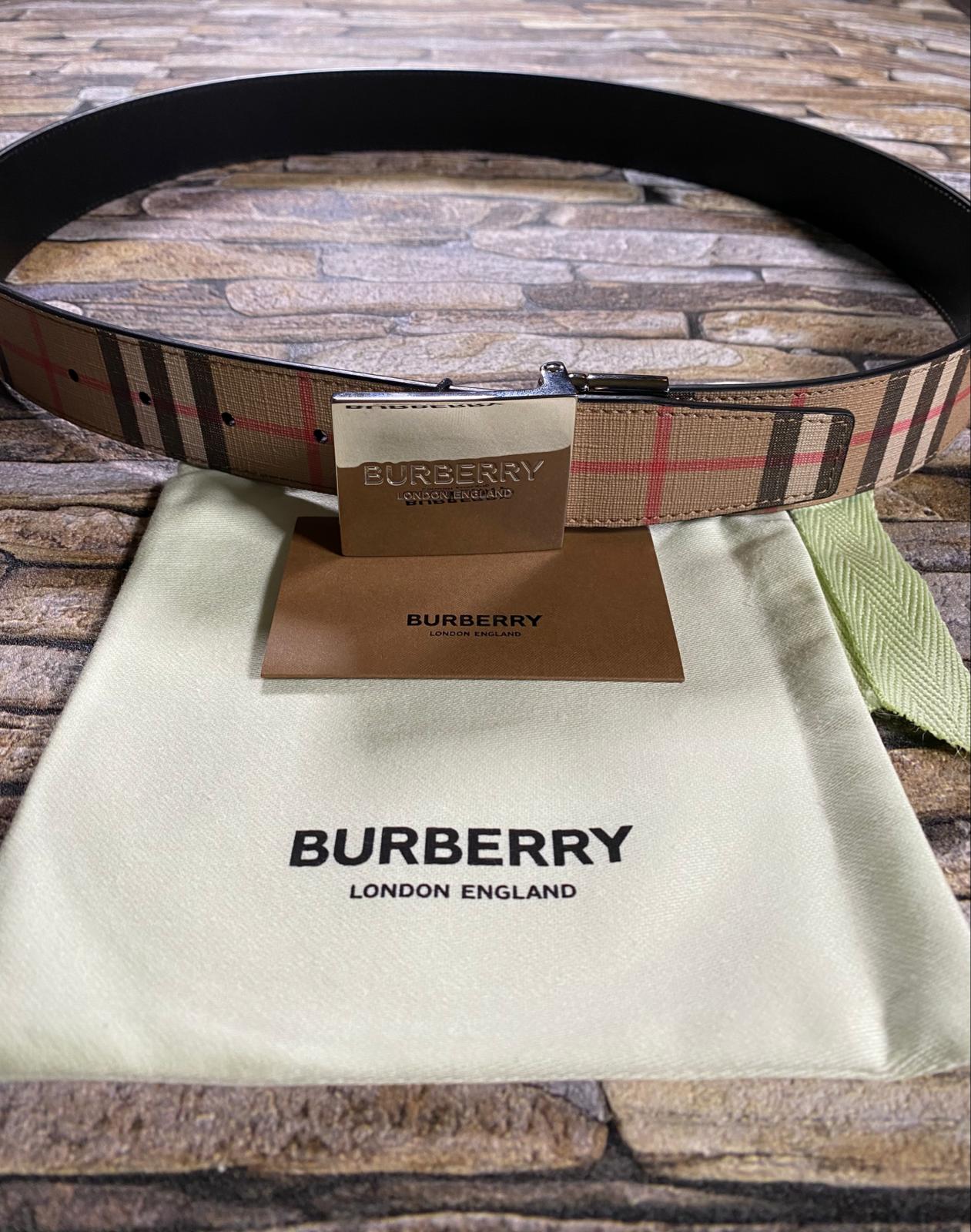 Burberry Reversible Plaque Buckle Vintage Check E-Canvas Belt
