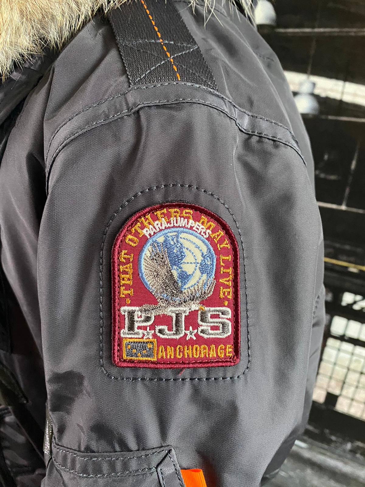 parajumpers logo