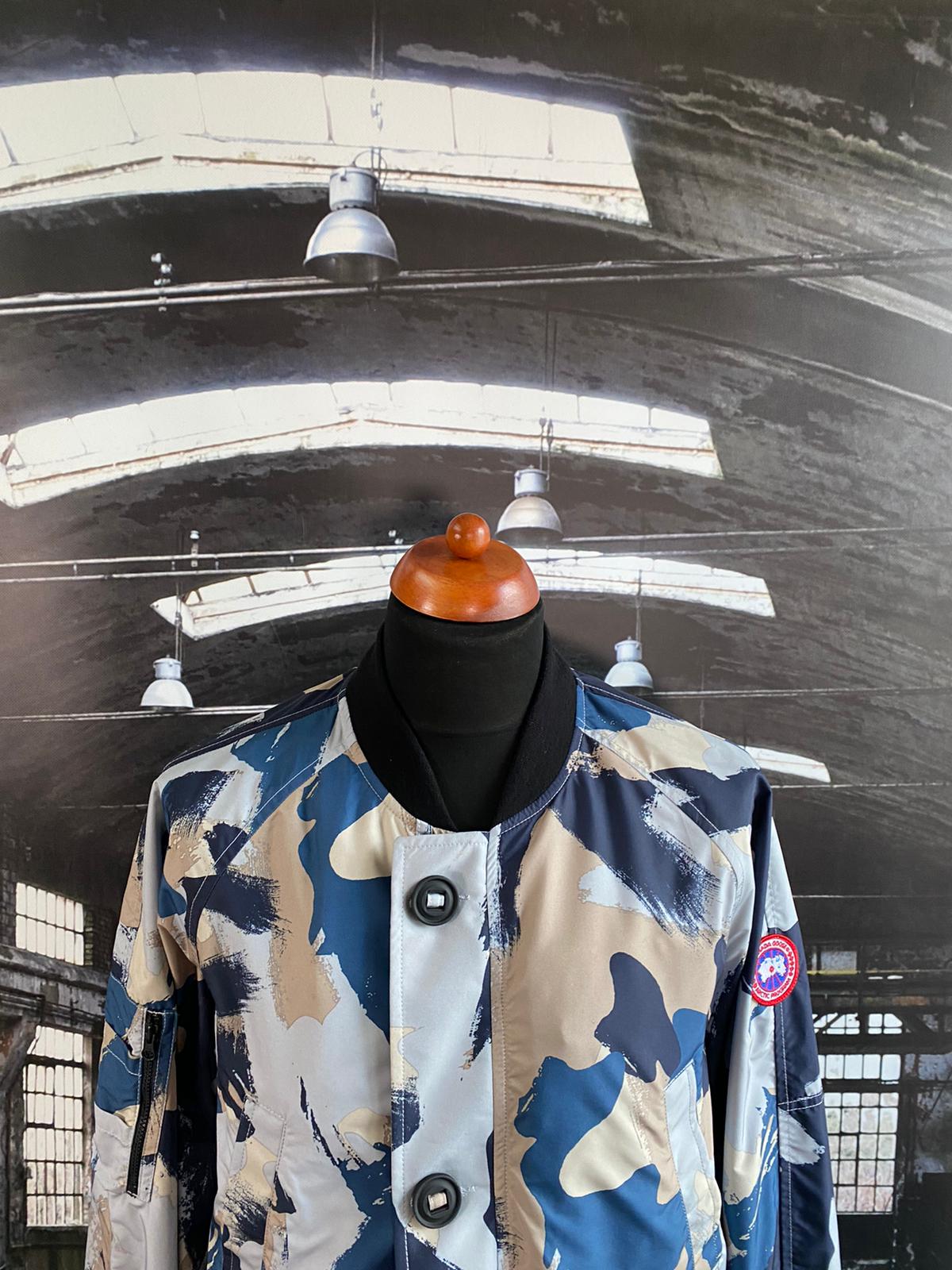 Canada goose deals camo bomber jacket