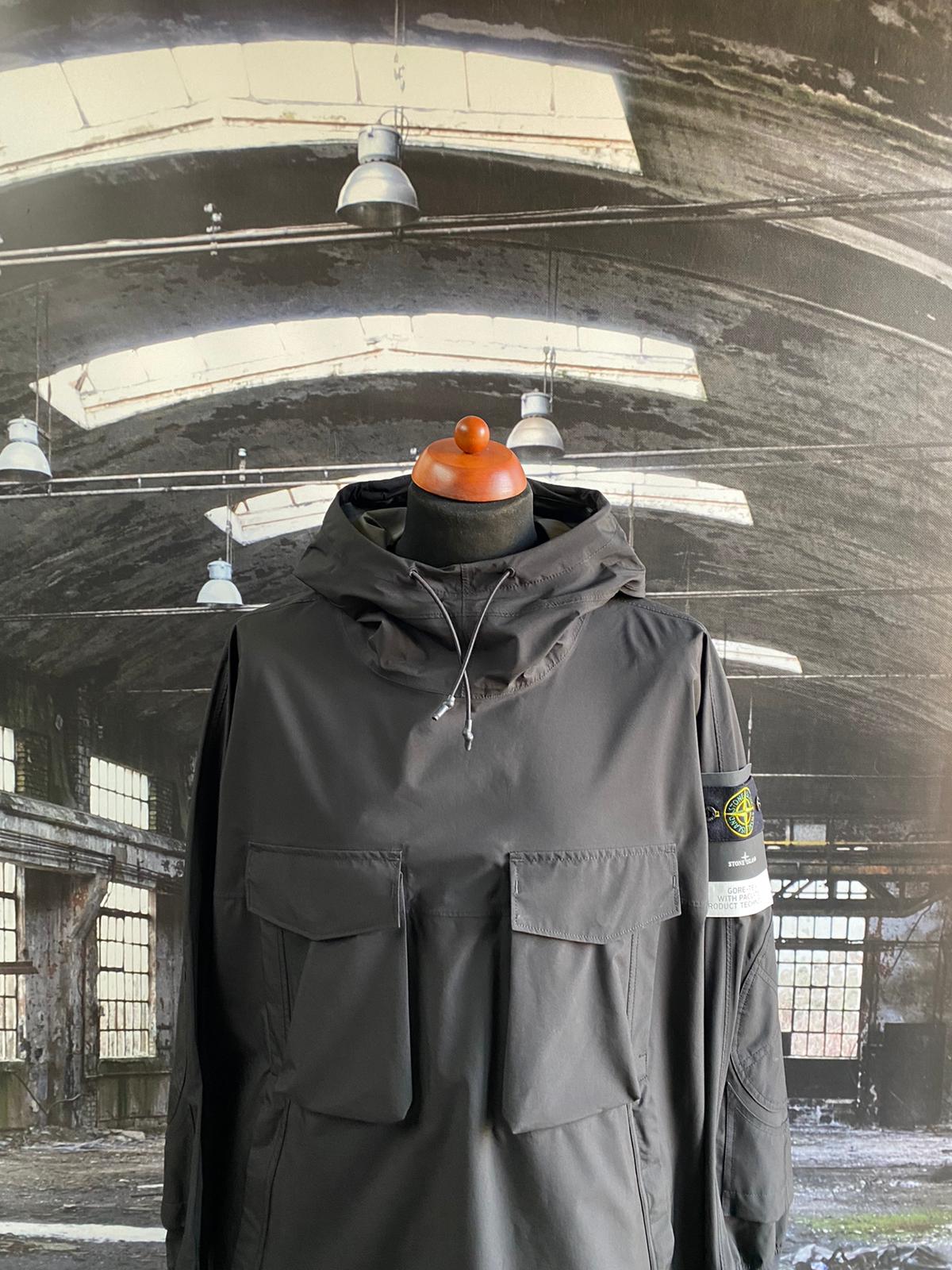 STONE ISLAND GORE TEX WITH PACLITE PRODUCT TECHNOLOGY ANORAK - X Clothing