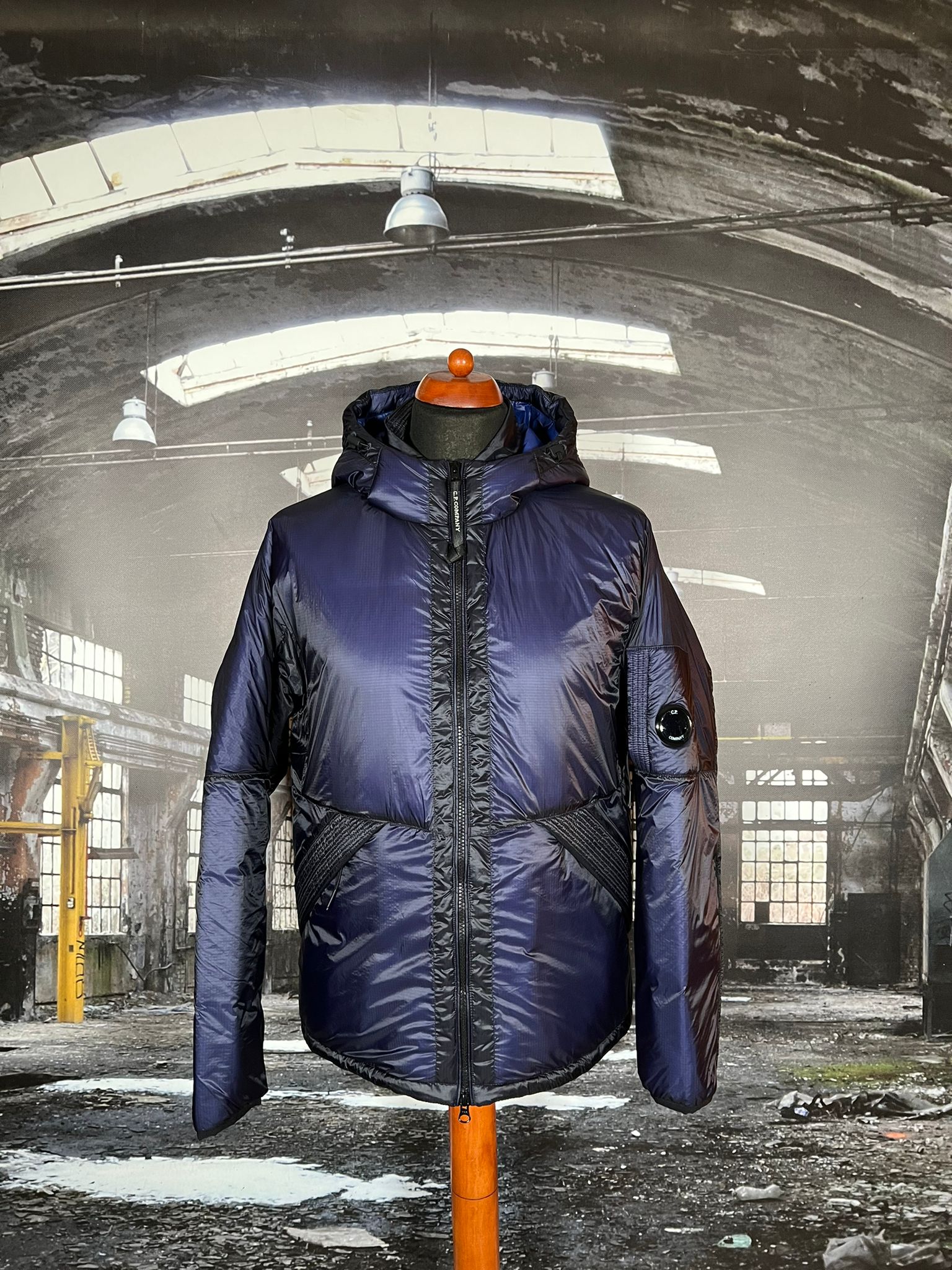 C.P. COMPANY OUTLINE LENS JACKET - X Clothing