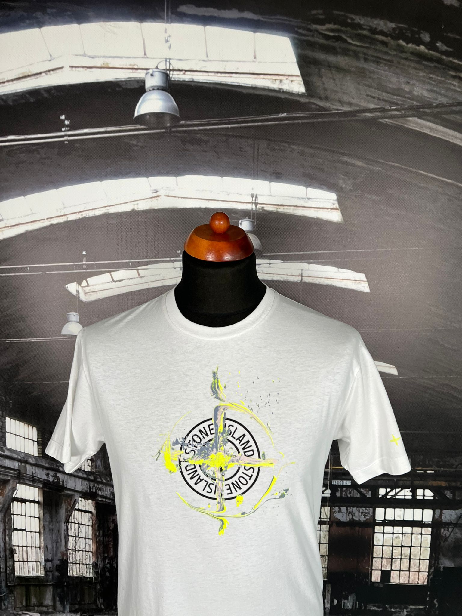 Tシャツ・カットソー Stone  T-shirt with Compass logo Stone Island - Compass Logo T-shirt | HBX - Globally Curated