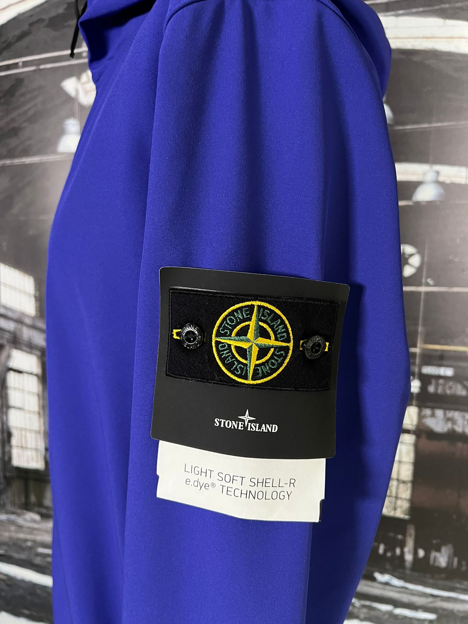 STONE ISLAND LIGHT SOFT SHELL-R_​E.DYE® TECHNOLOGY JACKET