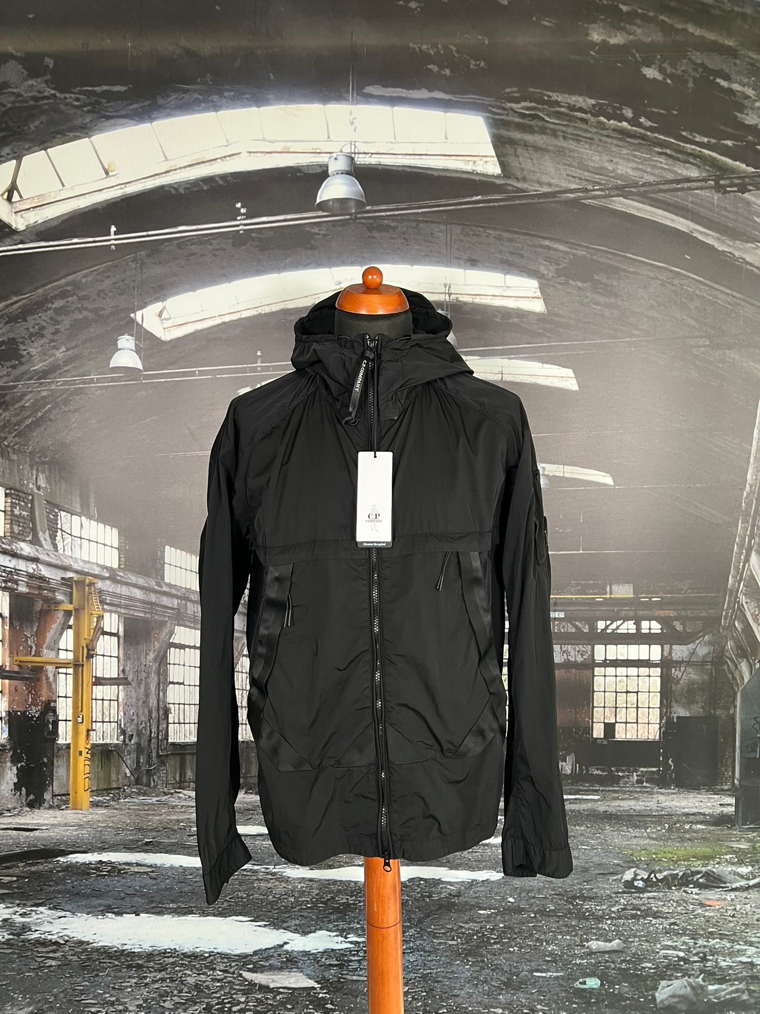 C.P. COMPANY CHROME-R MEDIUM JACKET - X Clothing