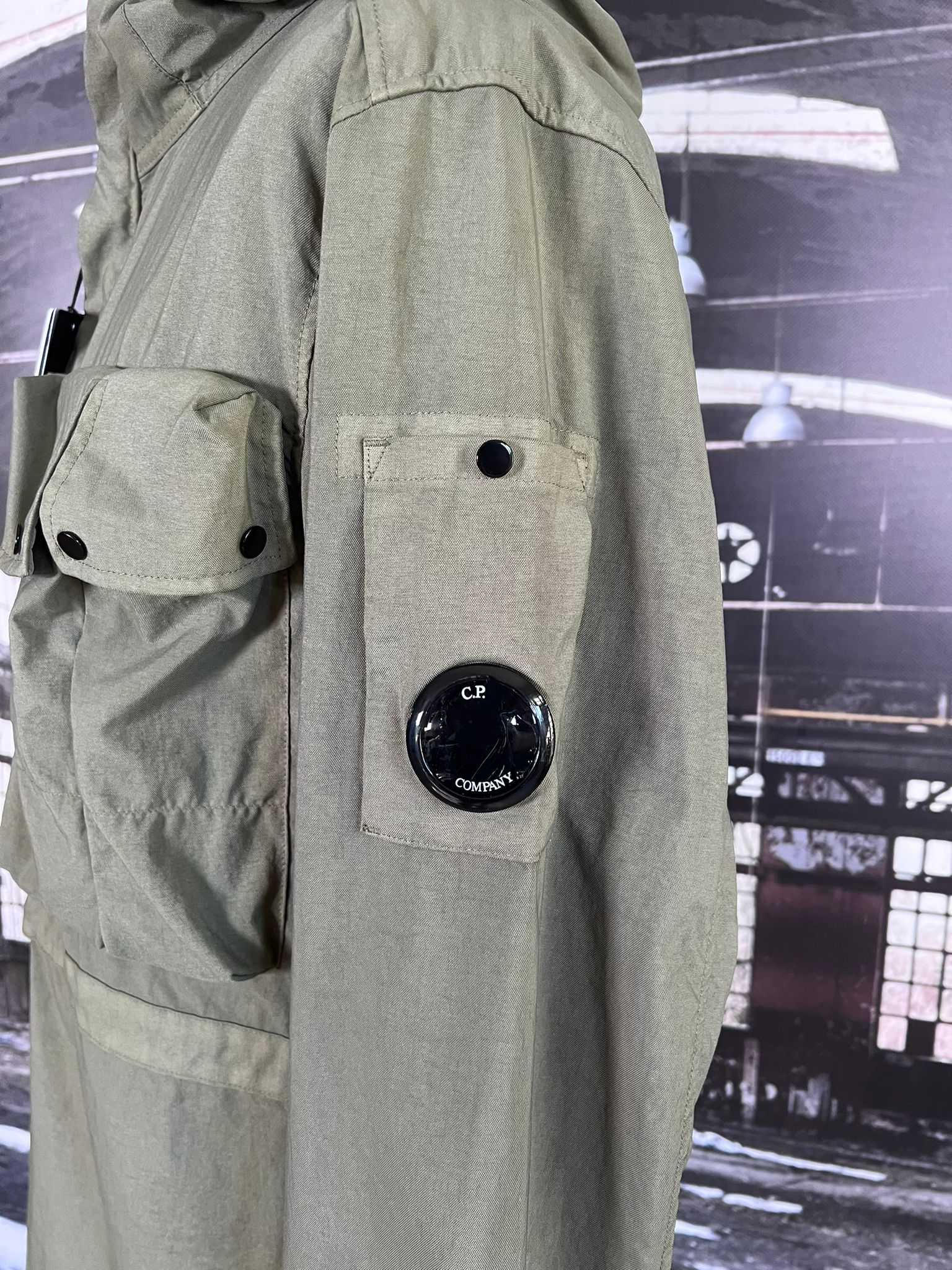 C.P. COMPANY TAYLON P HOODED LENS OVERSHIRT - X Clothing