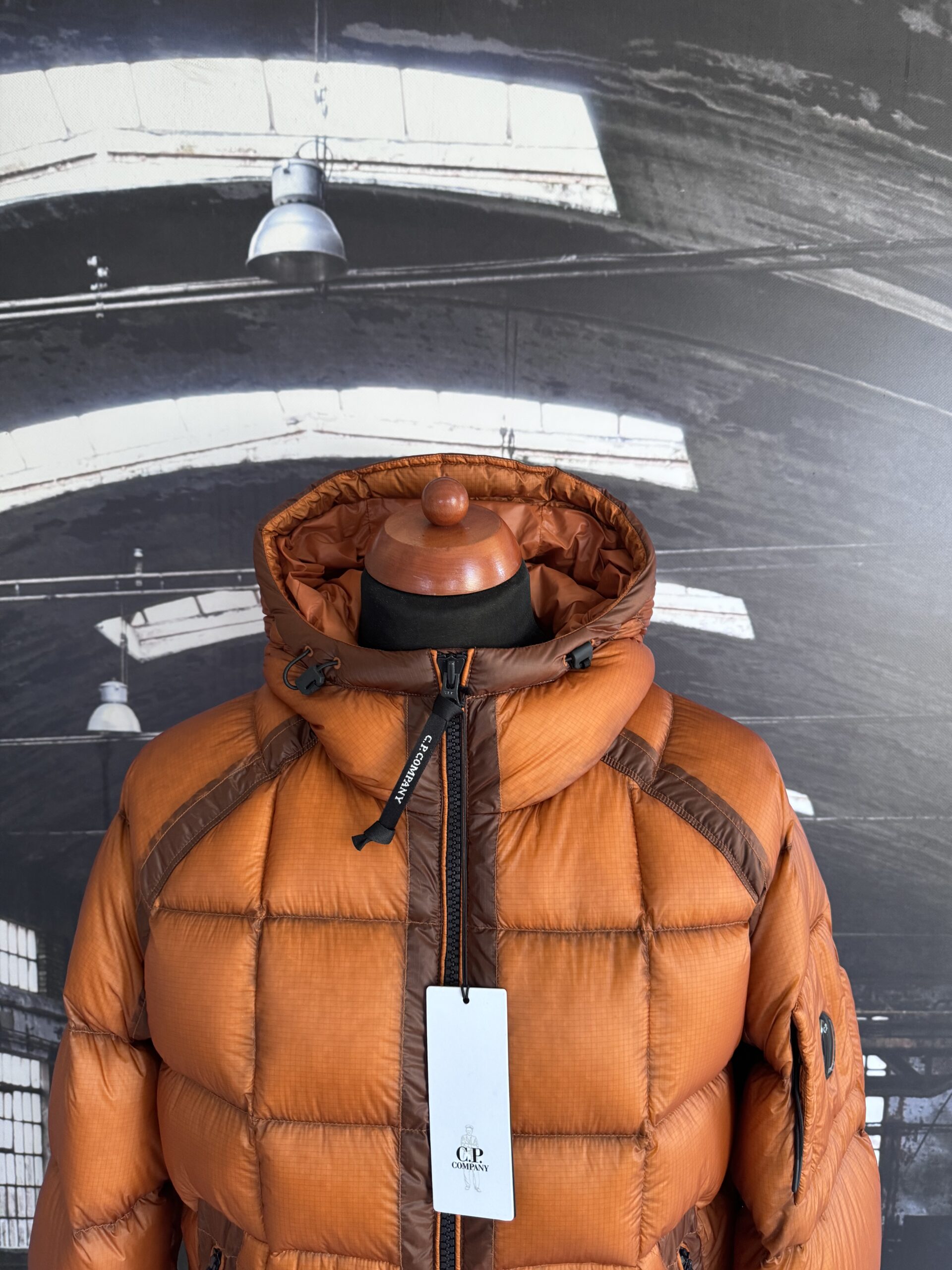 C.P. COMPANY D.D. SHELL HOODED LENS DOWN JACKET - X Clothing
