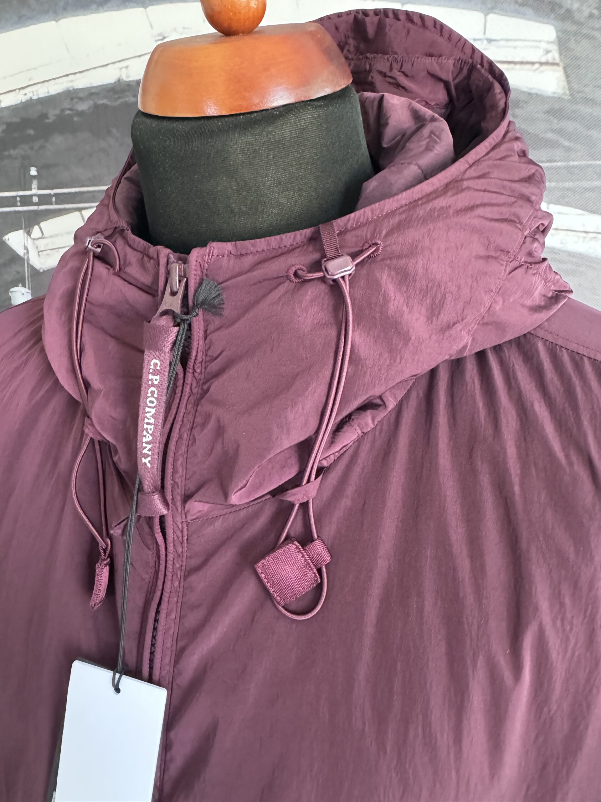 C.P. COMPANY CHROME R HOODED PADDED LENS JACKET - X Clothing