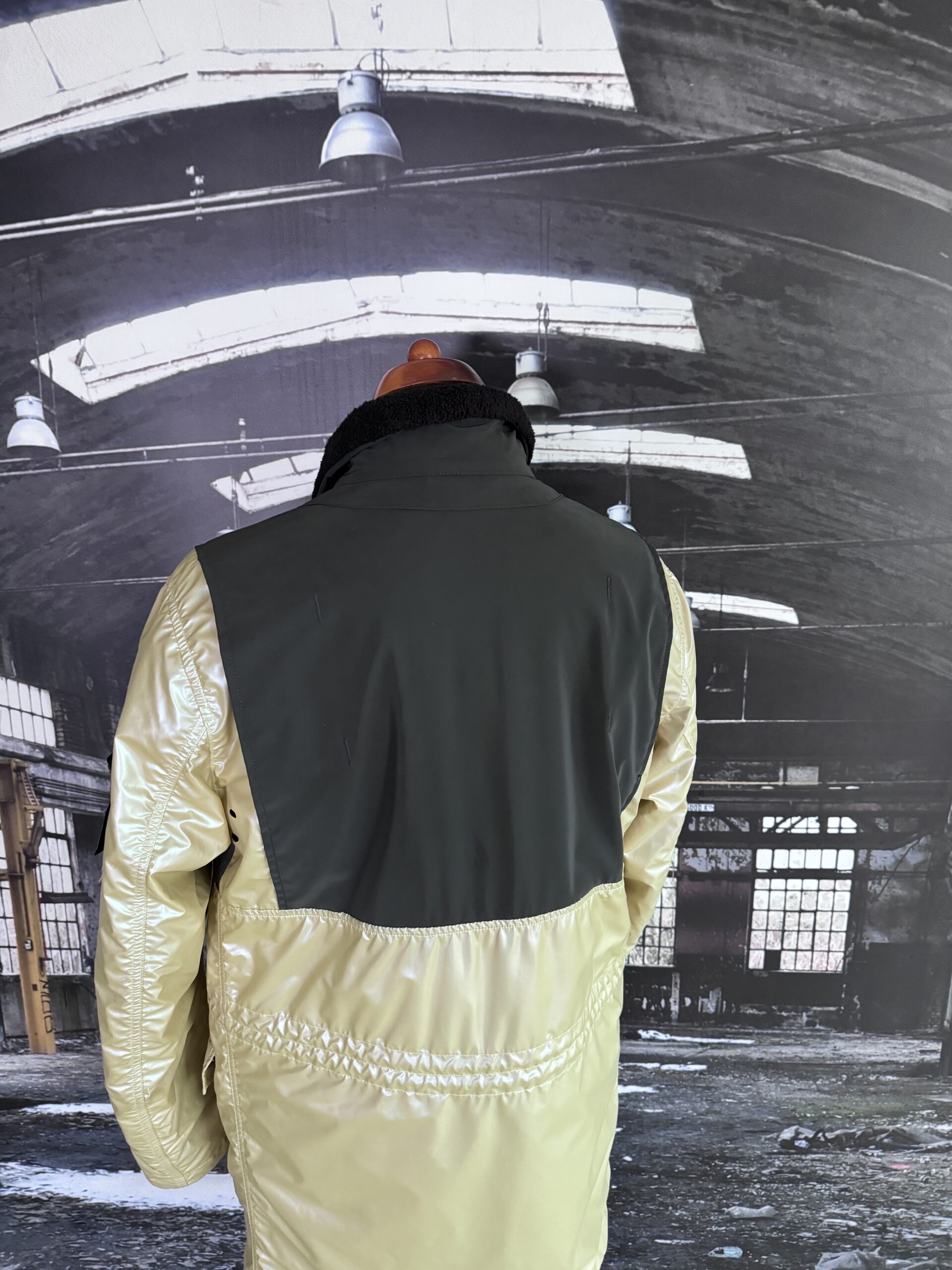 Stone island gold jacket 2025