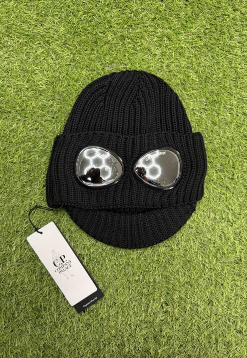 C.P. COMPANY X PALACE GOGGLE BEANIE COLOUR: MILITARY GREEN CERTI HALF CUT NEED FROM SUPPLIER (REFLECTS THE PRICE) SIZE: UNI
